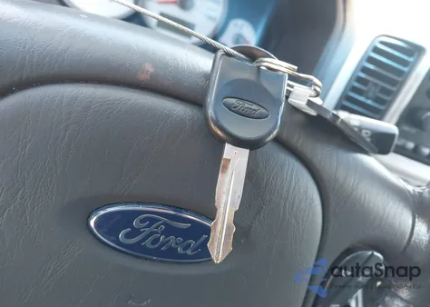 2005 Ford Escape Xlt from USA, damaged, VIN 1FMYU03185KB77110